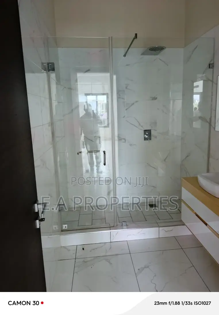 7bdrm House in E A Properties, Bawaleshie for rent
