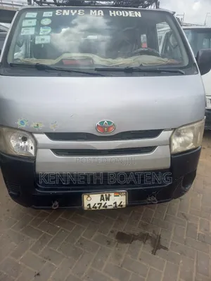 Toyota HiAce 2010 Silver