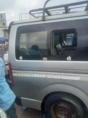 Toyota HiAce 2010 Silver