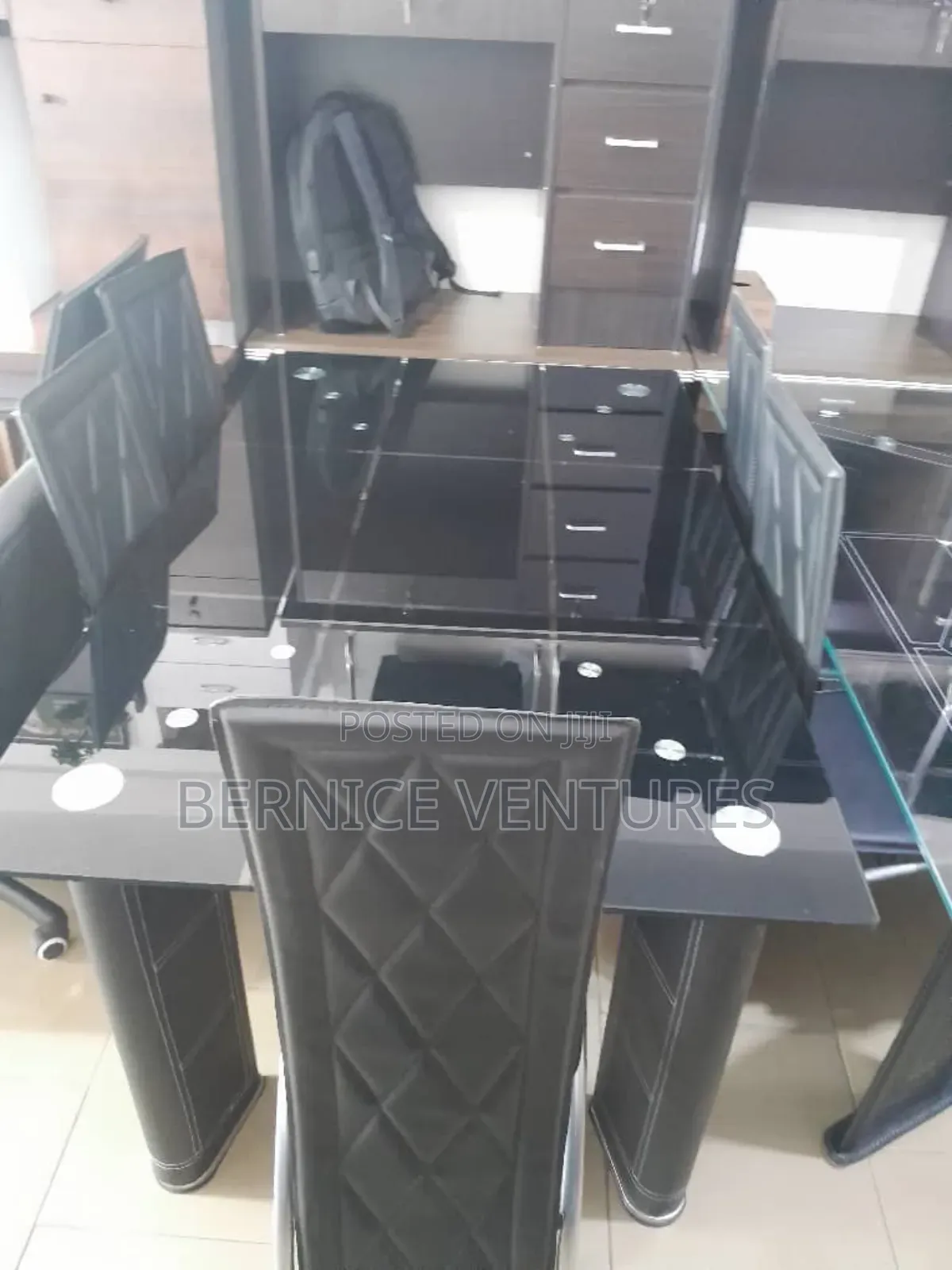 Well Design Dining Room Table and Chairs