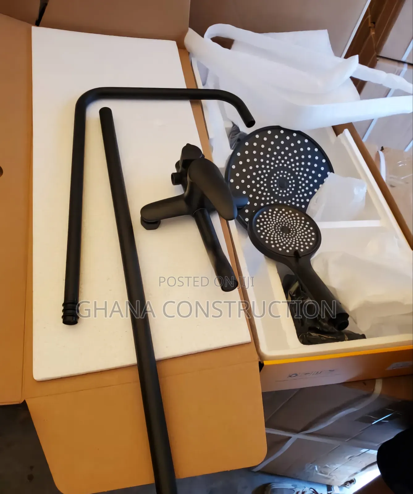 Quality Black Modern Luxury 3in1 Round Rainfall Shower Set