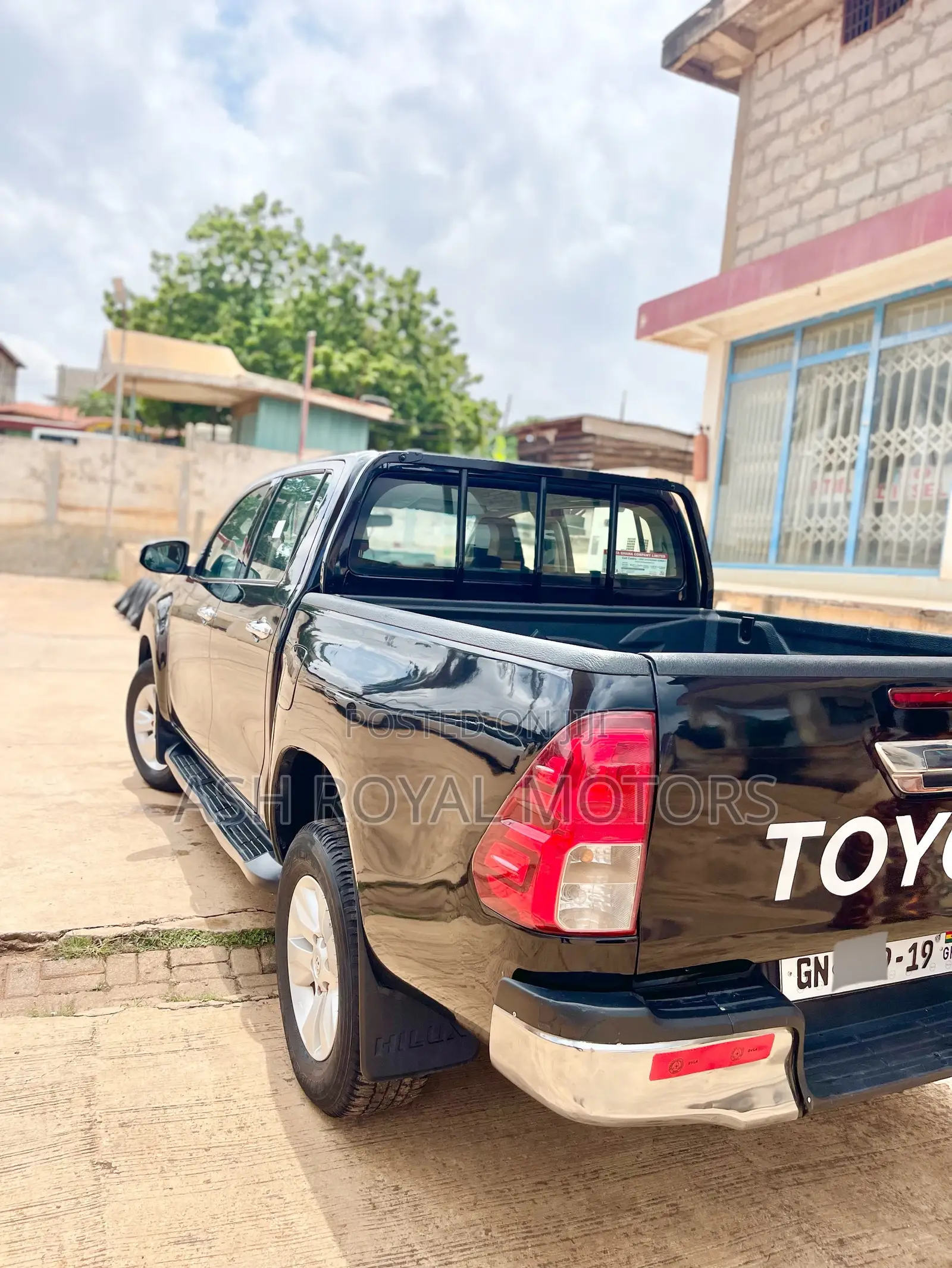 Toyota Hilux Workmate 4x4 2019 Black