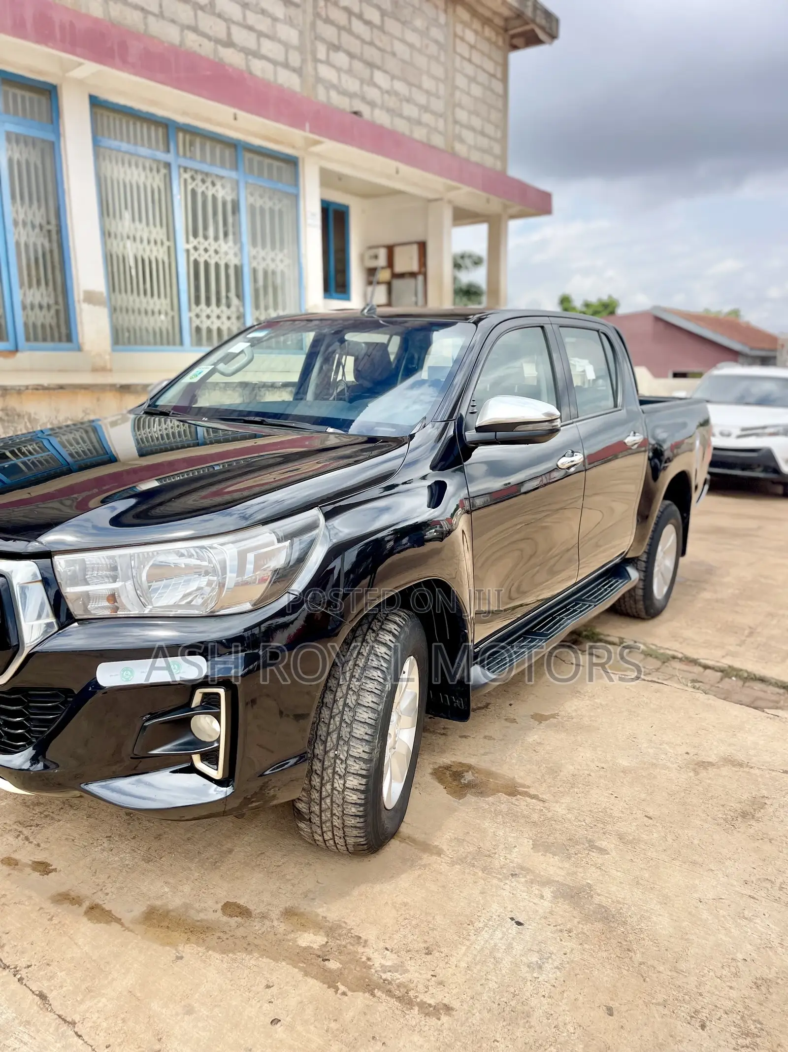 Toyota Hilux Workmate 4x4 2019 Black