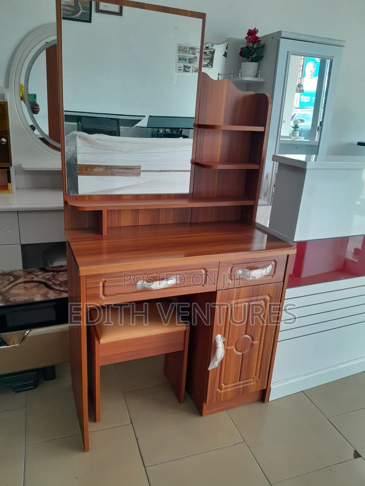 Luxy Dressing Mirror