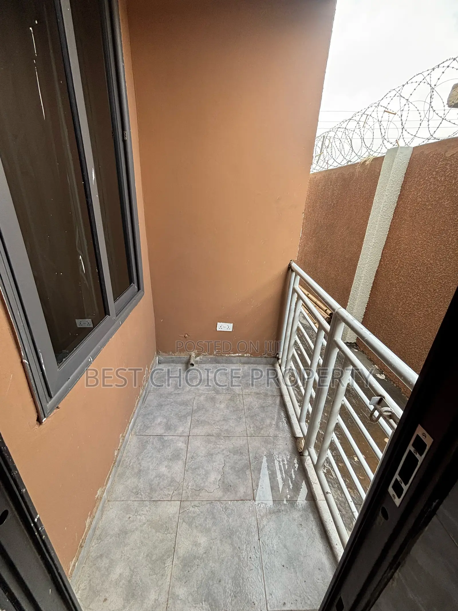 2bdrm Apartment in Amrahia, Adenta for rent