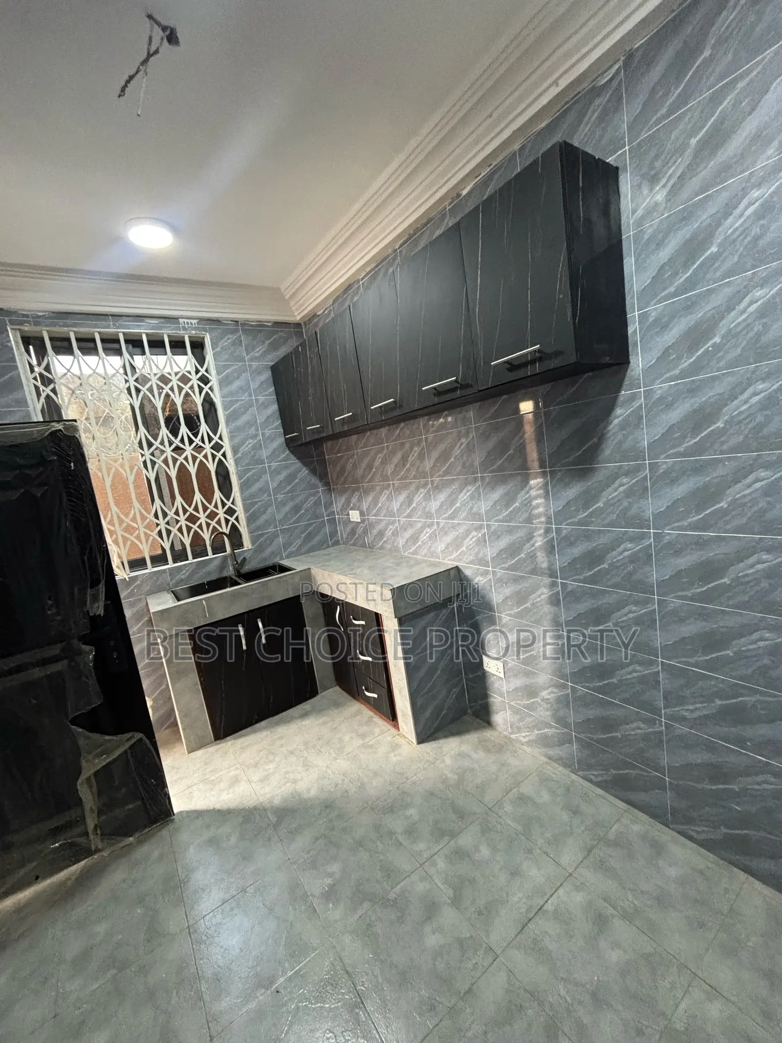 2bdrm Apartment in Amrahia, Adenta for rent