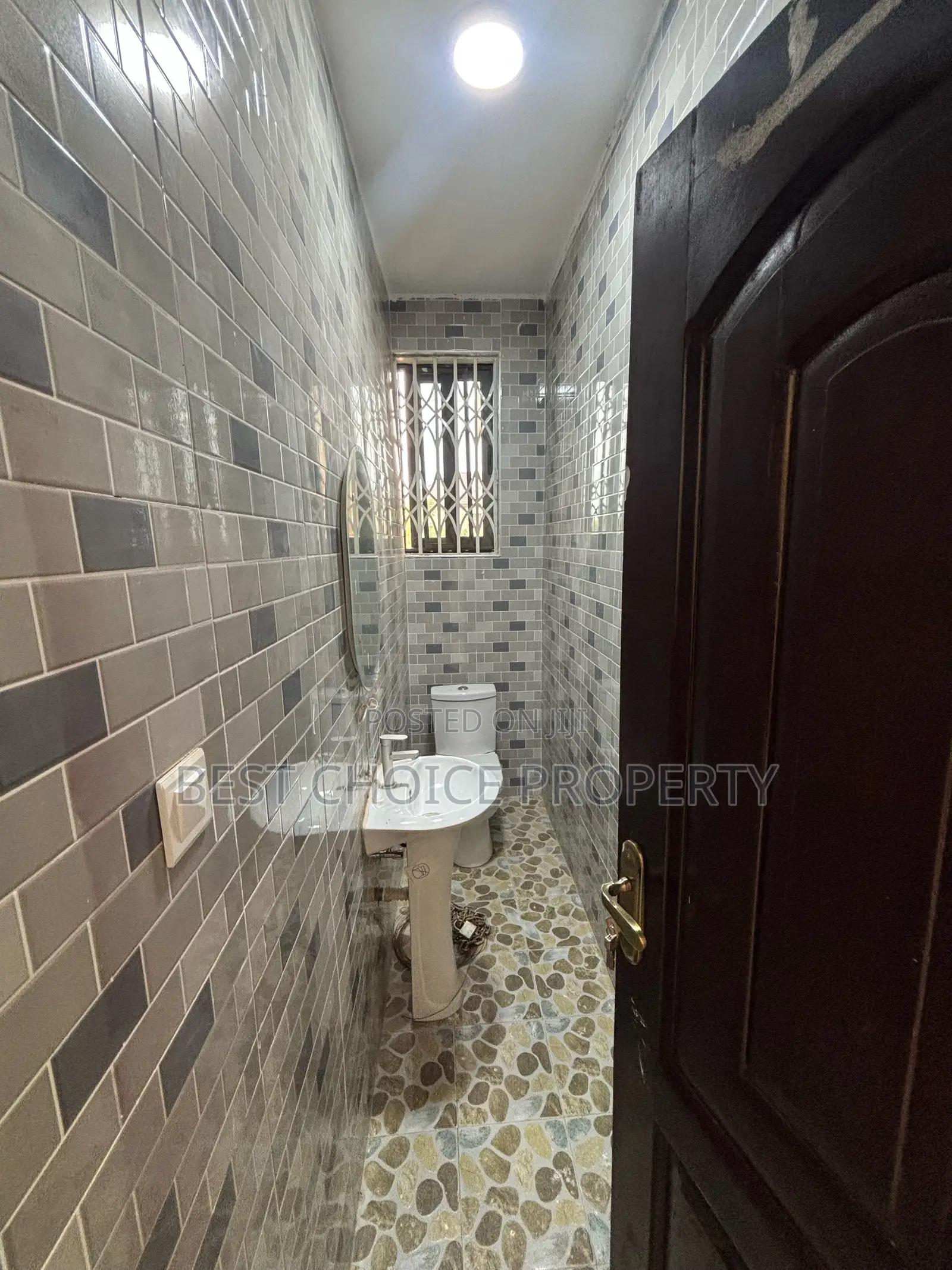 2bdrm Apartment in Amrahia, Adenta for rent