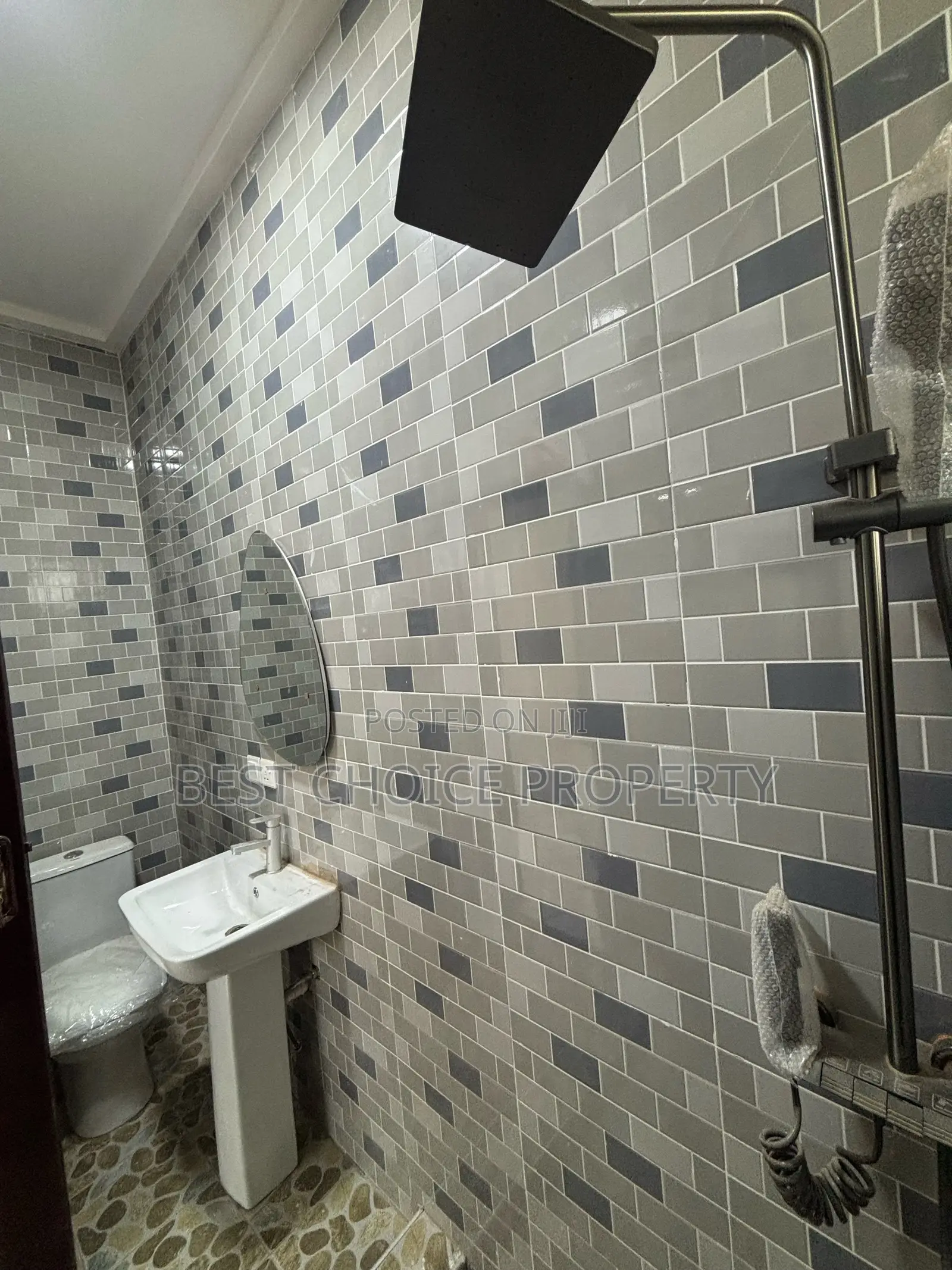 2bdrm Apartment in Amrahia, Adenta for rent