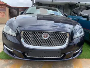 Photo - Jaguar XJ 2017 Black