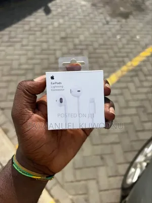 Original iPhone Earpieces. No Bluetooth