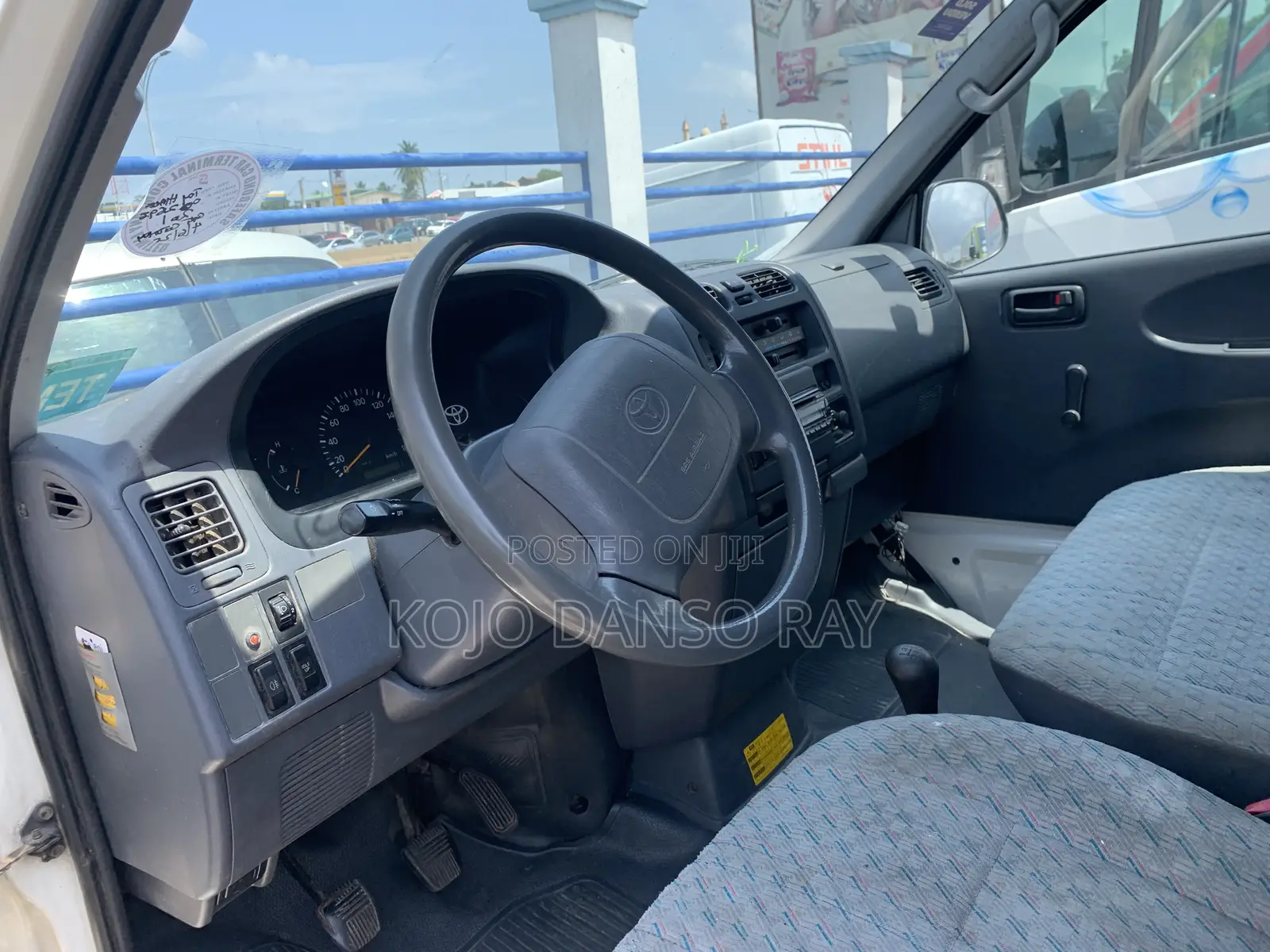 Toyota HiAce 2002 White