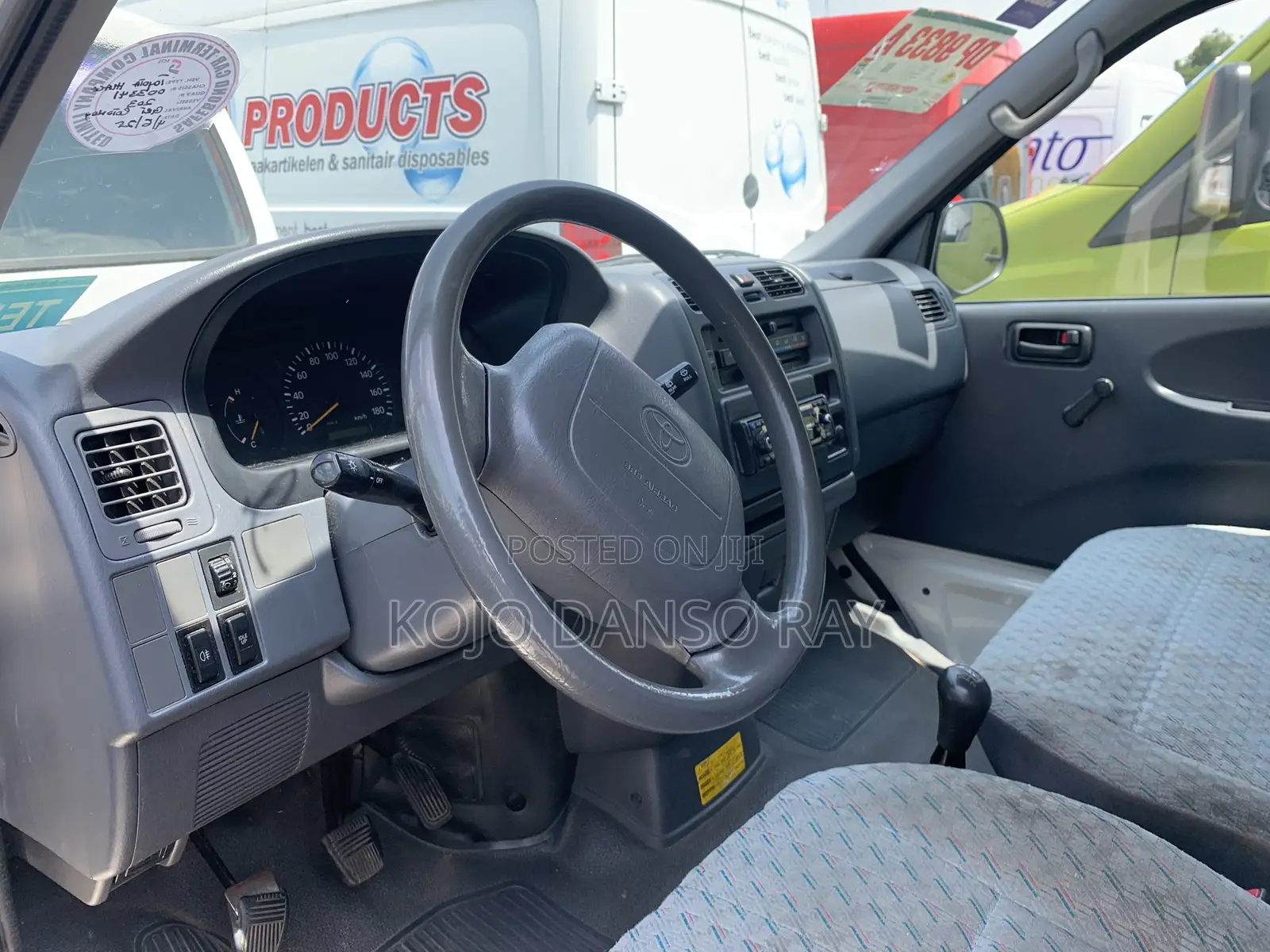 Toyota HiAce 2002 White