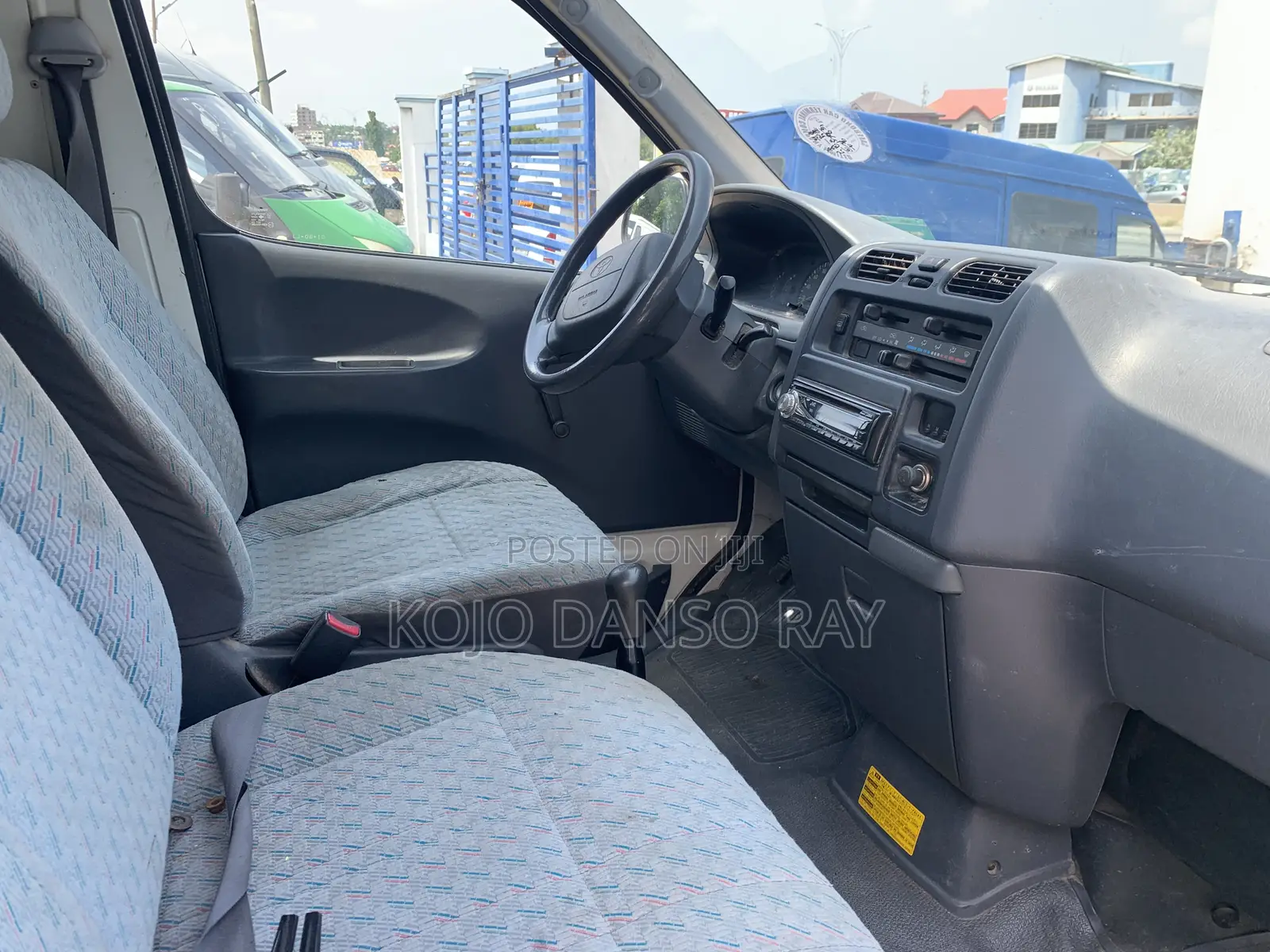 Toyota HiAce 2002 White