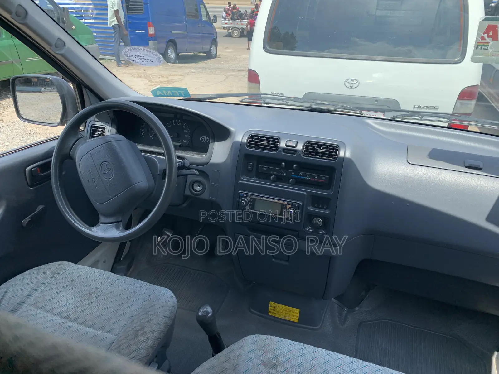 Toyota HiAce 2002 White