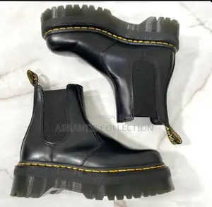 Photo - Dr Martens Leather Chelsea Boot Black