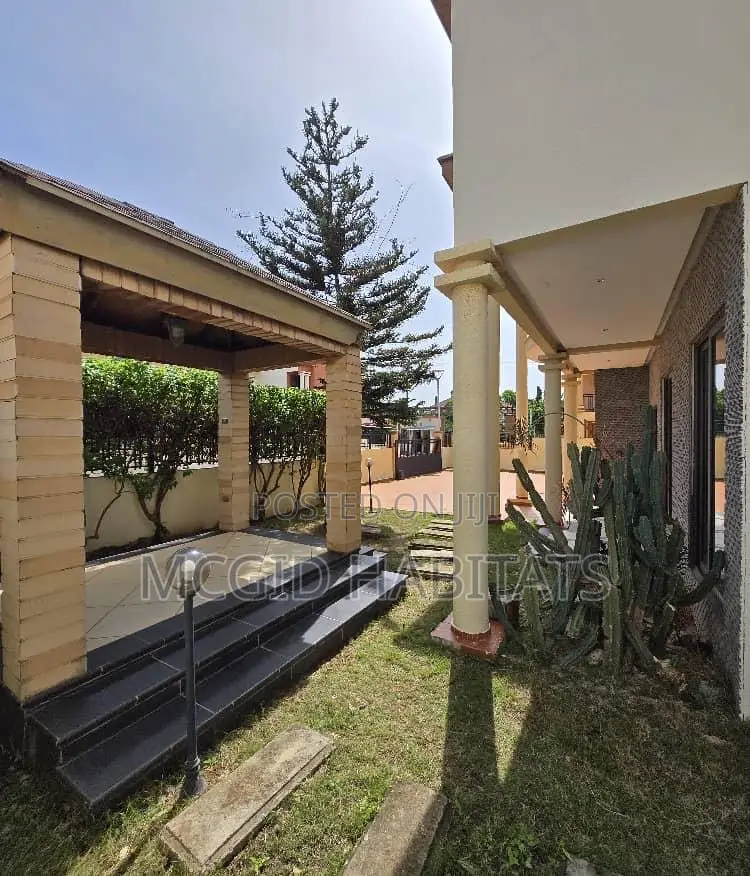 5bdrm House in East Legon for sale
