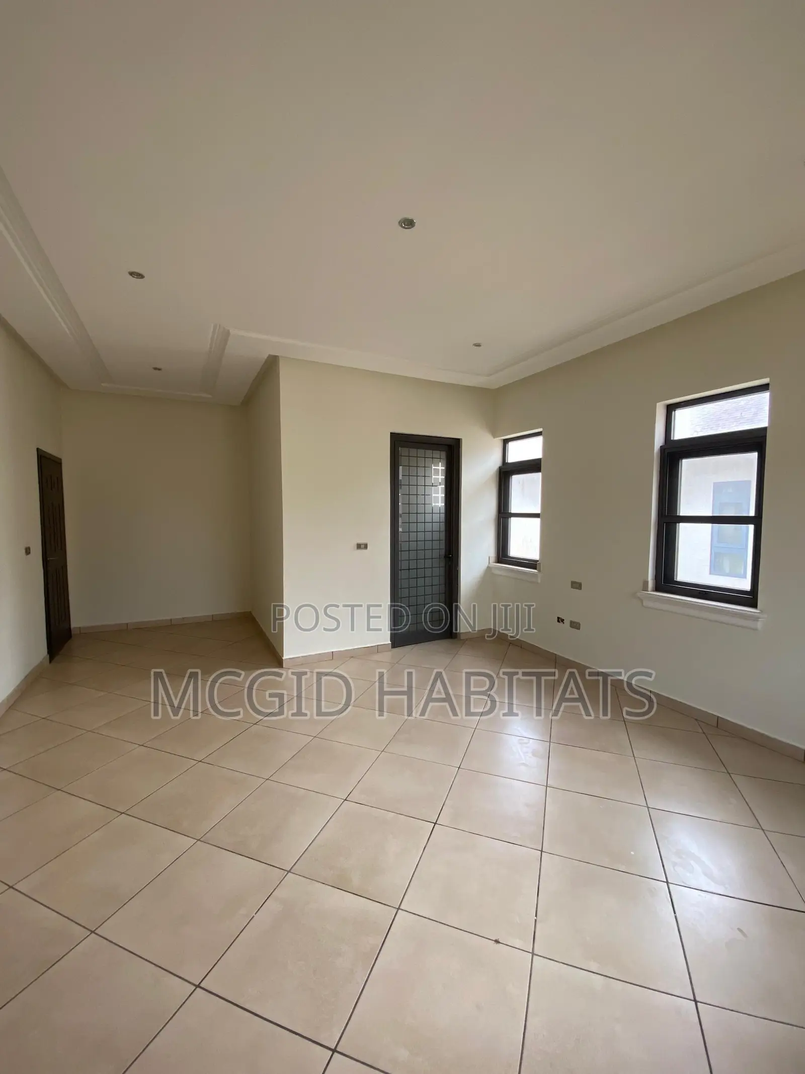 5bdrm House in East Legon for sale