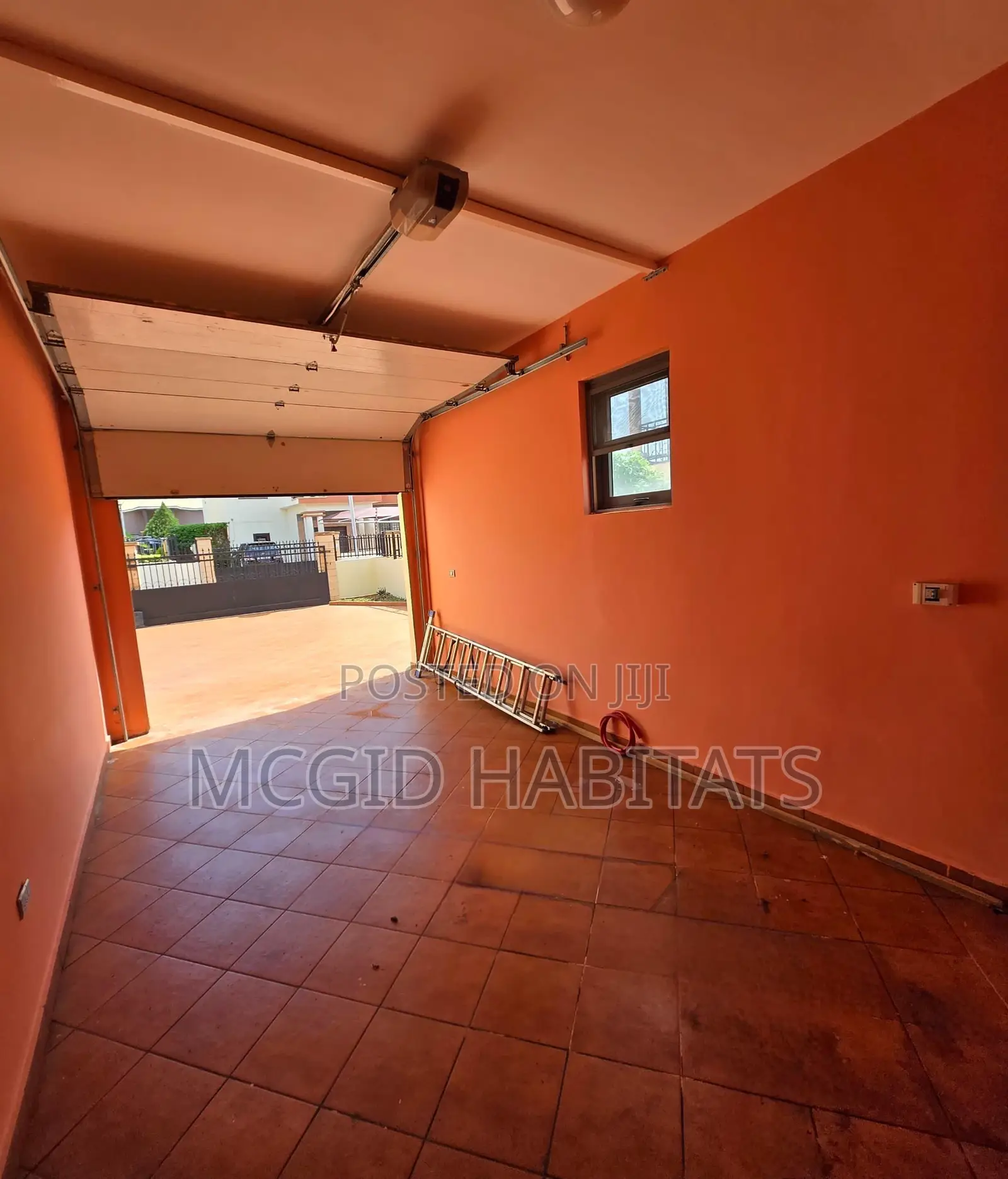 5bdrm House in East Legon for sale