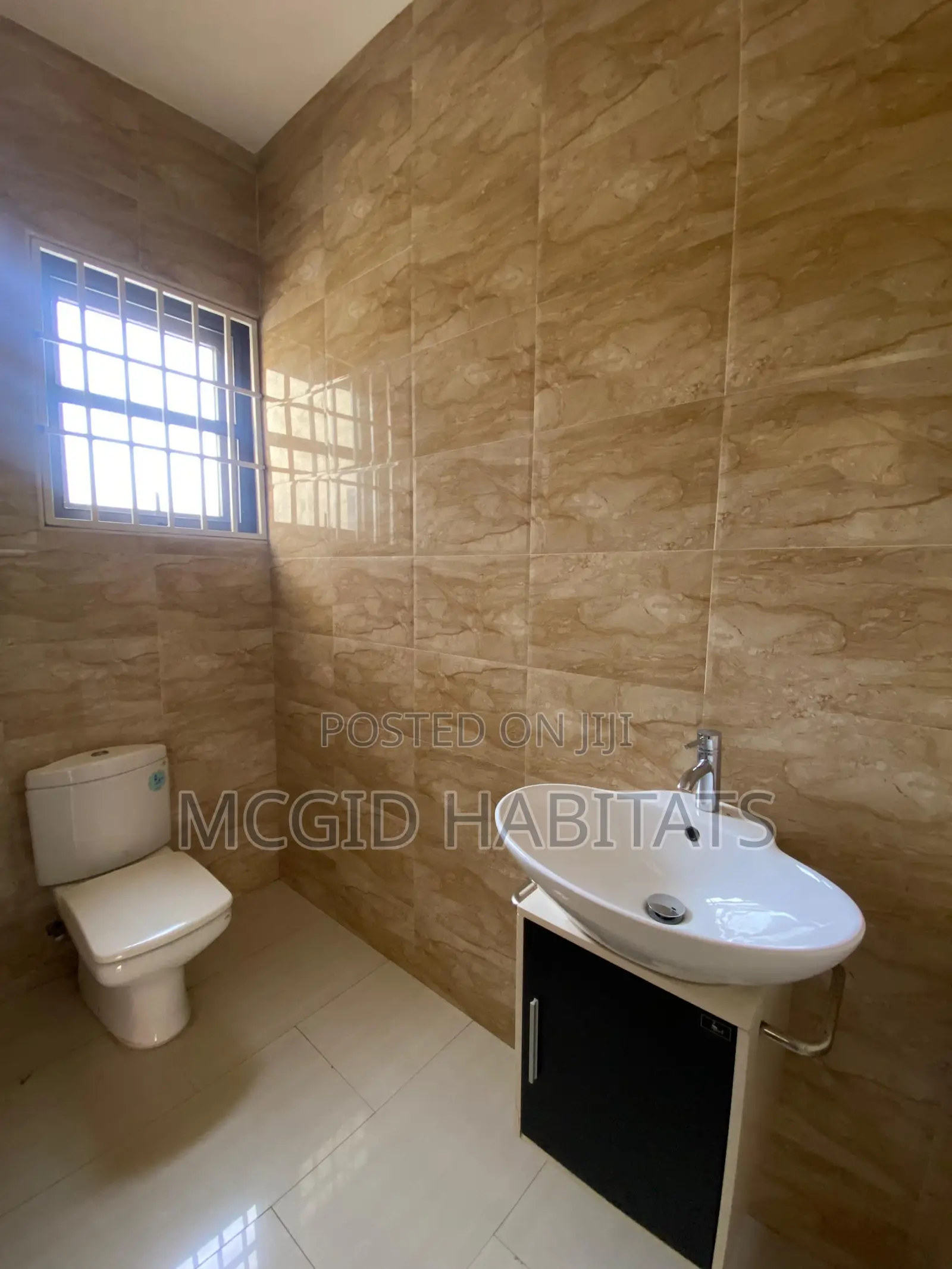 5bdrm House in East Legon for sale