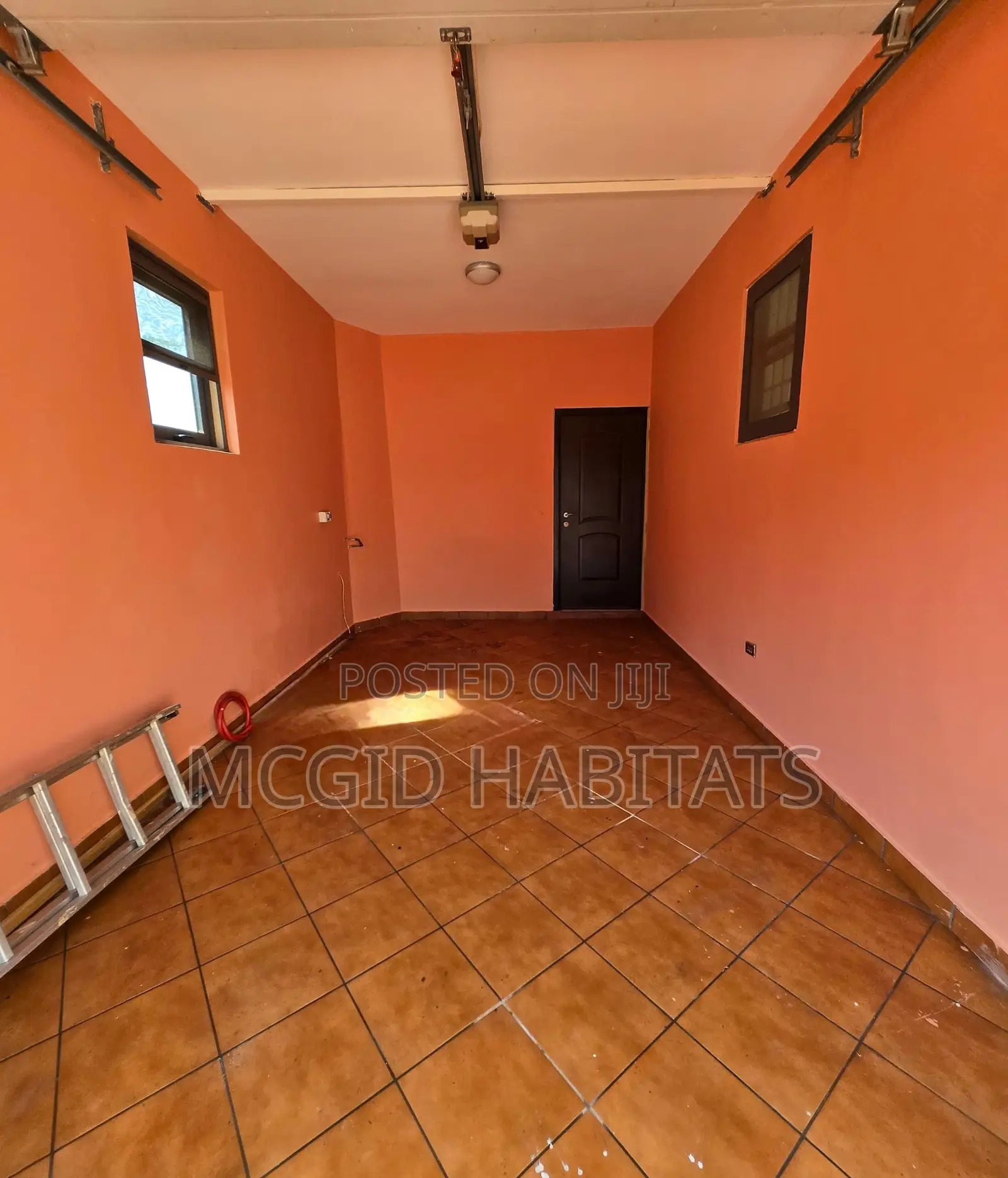 5bdrm House in East Legon for sale