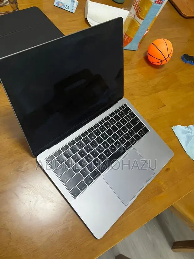 MacBook Air 2018 8GB SSD256GB（MacBook Air Retina 13.3-inch