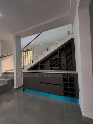 4bdrm House in Adenta for sale