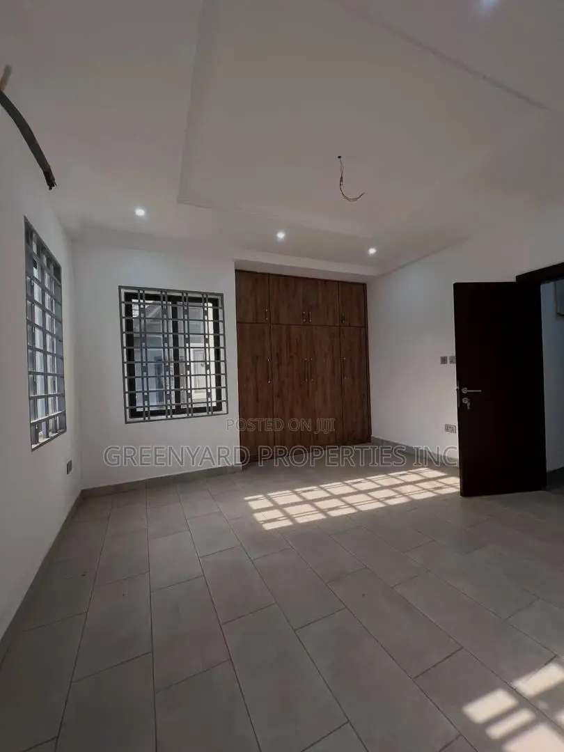 4bdrm House in Adenta for sale