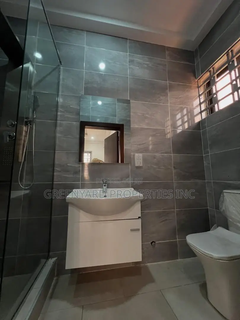 4bdrm House in Adenta for sale