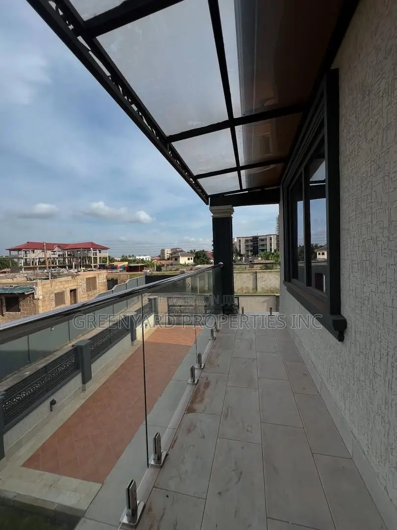 4bdrm House in Adenta for sale