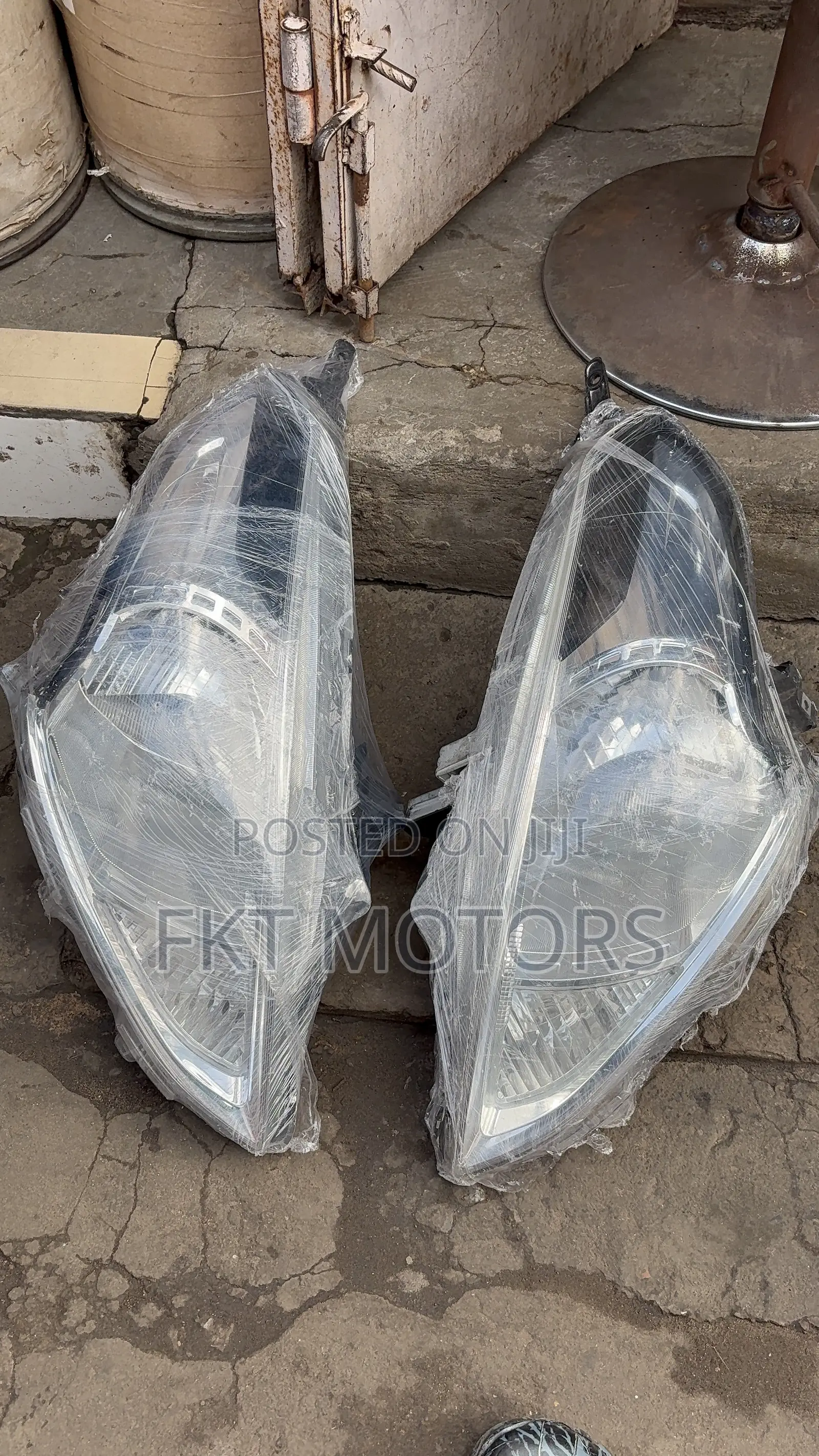 Nissan Versa/ Almera Headlight 2014,2015,2016,2017,2018,2019