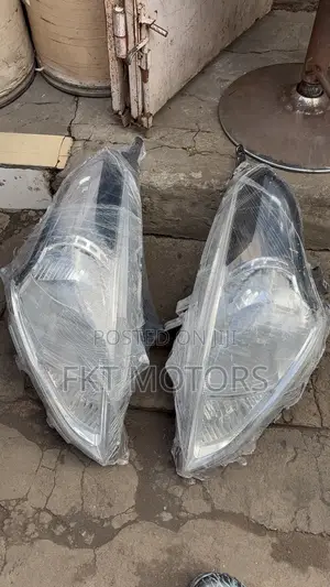 Nissan Versa/ Almera Headlight 2014,2015,2016,2017,2018,2019