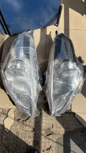 Nissan Versa/ Almera Headlight 2014,2015,2016,2017,2018,2019