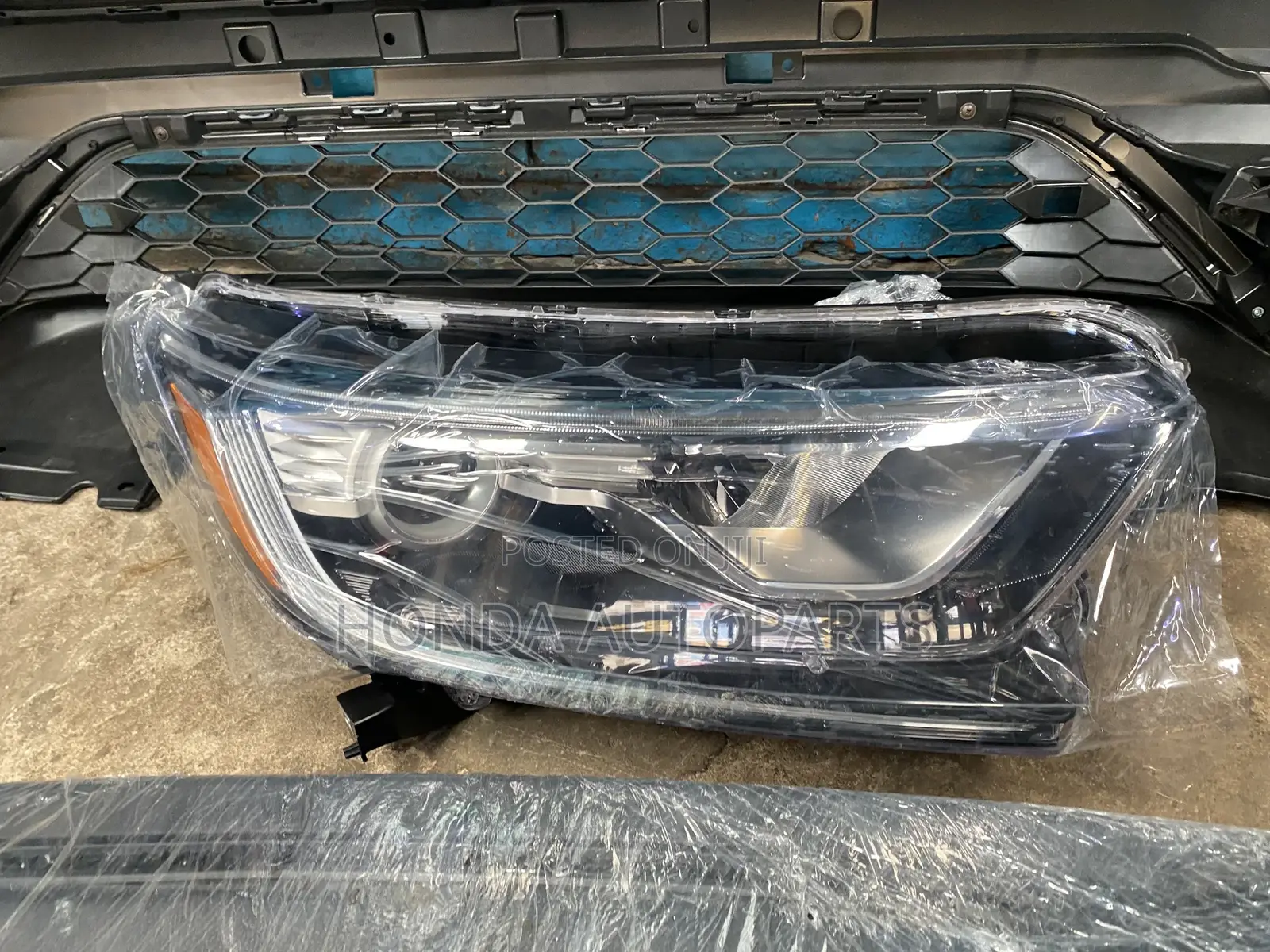 Honda CRV 2018 Headlight Left.