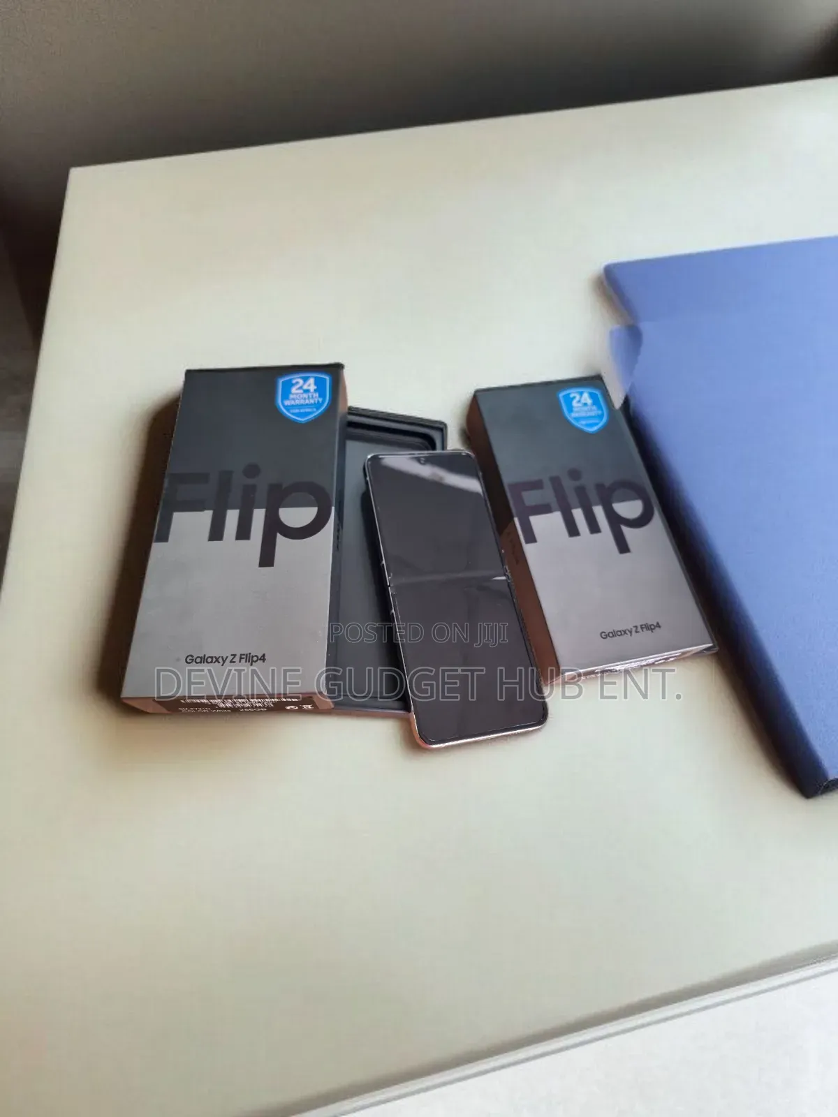 New Samsung Galaxy Z Flip4 256 GB Rose Gold