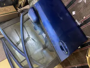 Toyota Yaris/ Toyota Vitz Hatchback Doors 09-12
