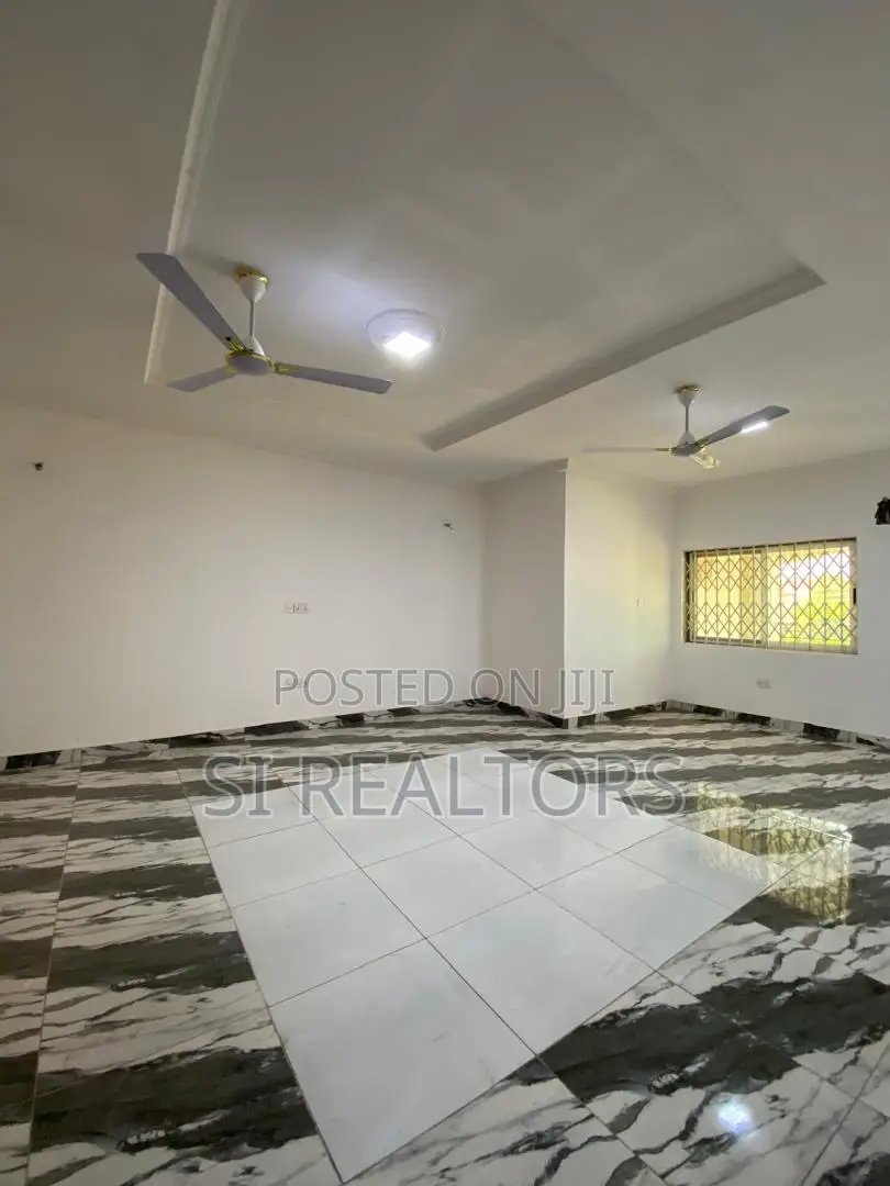 12bdrm Apartment in Community 18, Lashibi for sale