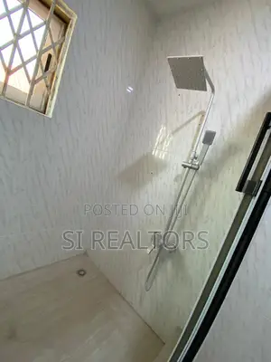 12bdrm Apartment in Community 18, Lashibi for sale