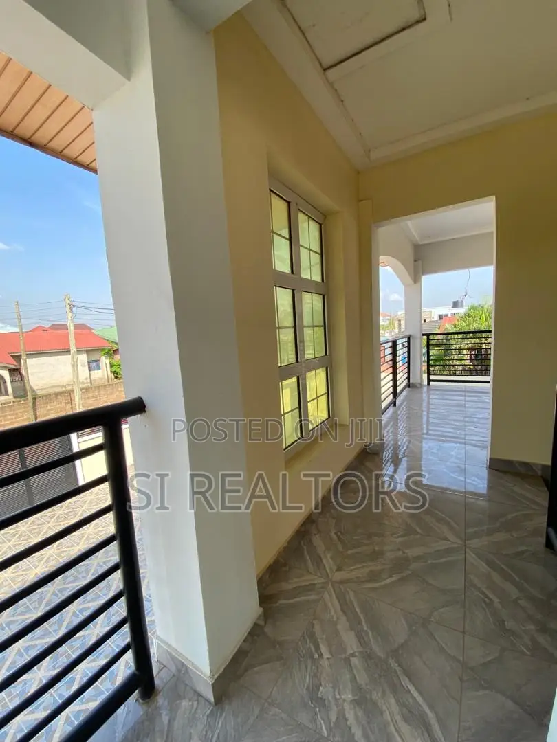 12bdrm Apartment in Community 18, Lashibi for sale