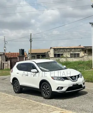 Photo - Nissan Rogue SV FWD 2016 White