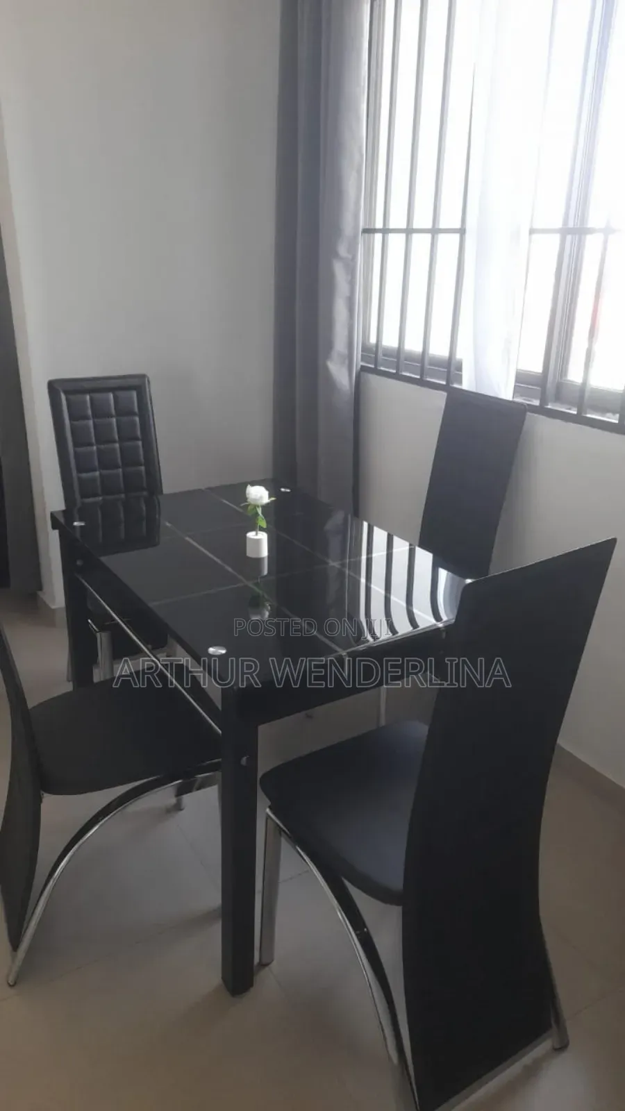Dining Tabe With 4 Chairs