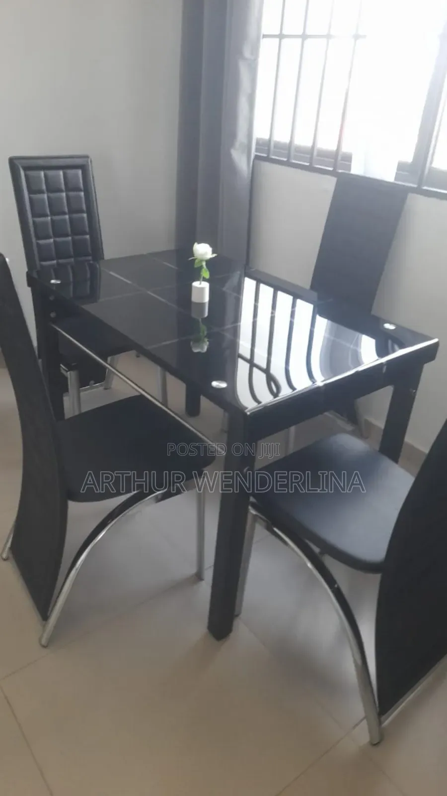 Dining Tabe With 4 Chairs