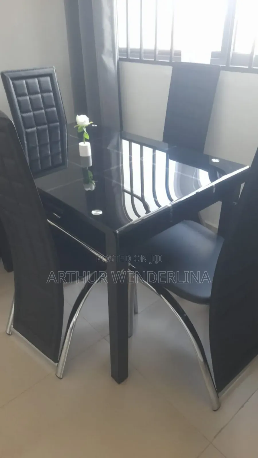 Dining Tabe With 4 Chairs