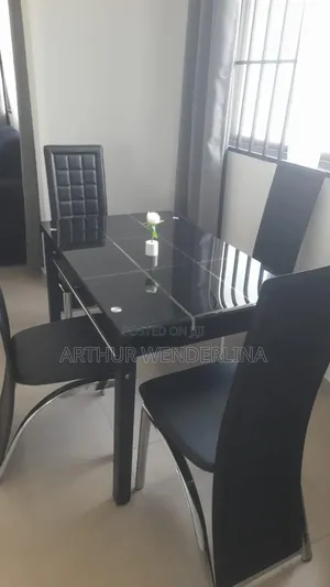 Dining Tabe With 4 Chairs