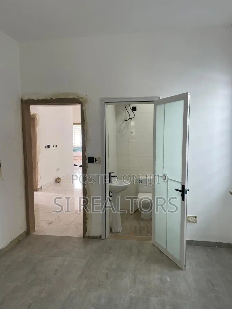 3bdrm Bungalow in Community 18, Spintex for sale