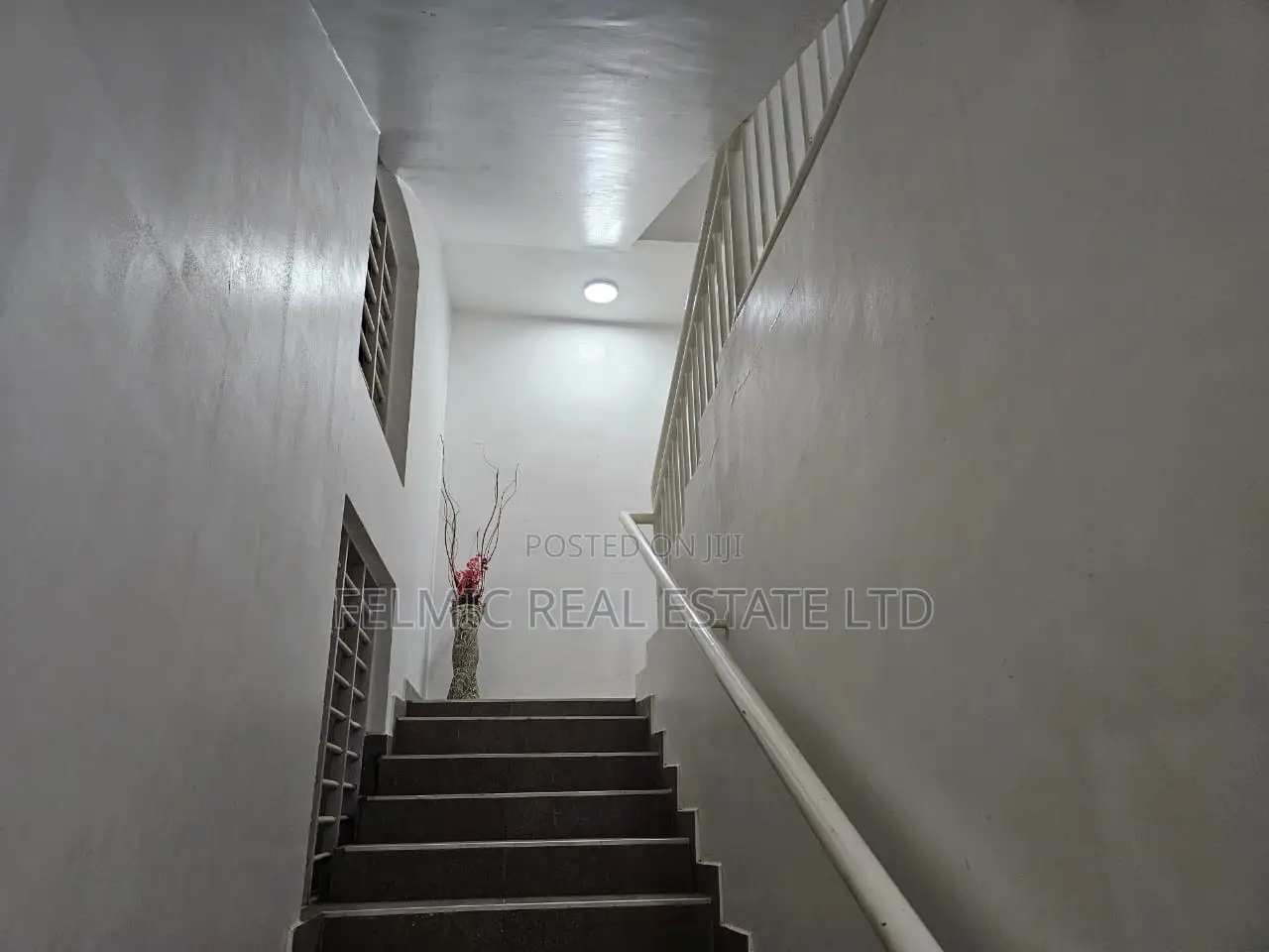 8bdrm Duplex in Felmic Real Estate, Accra Metropolitan for sale