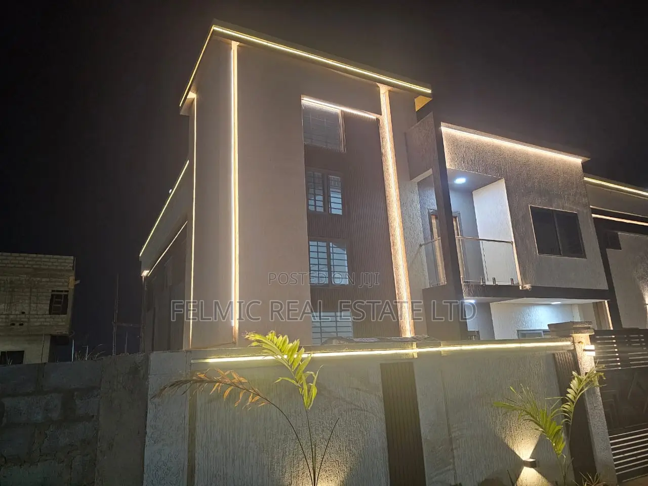 8bdrm Duplex in Felmic Real Estate, Accra Metropolitan for sale