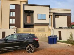 8bdrm Duplex in Felmic Real Estate, Accra Metropolitan for sale