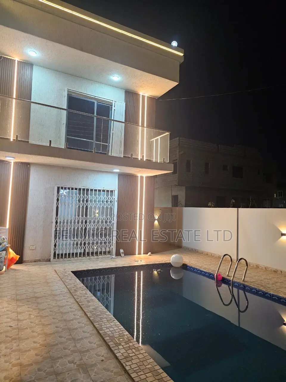 8bdrm Duplex in Felmic Real Estate, Accra Metropolitan for sale