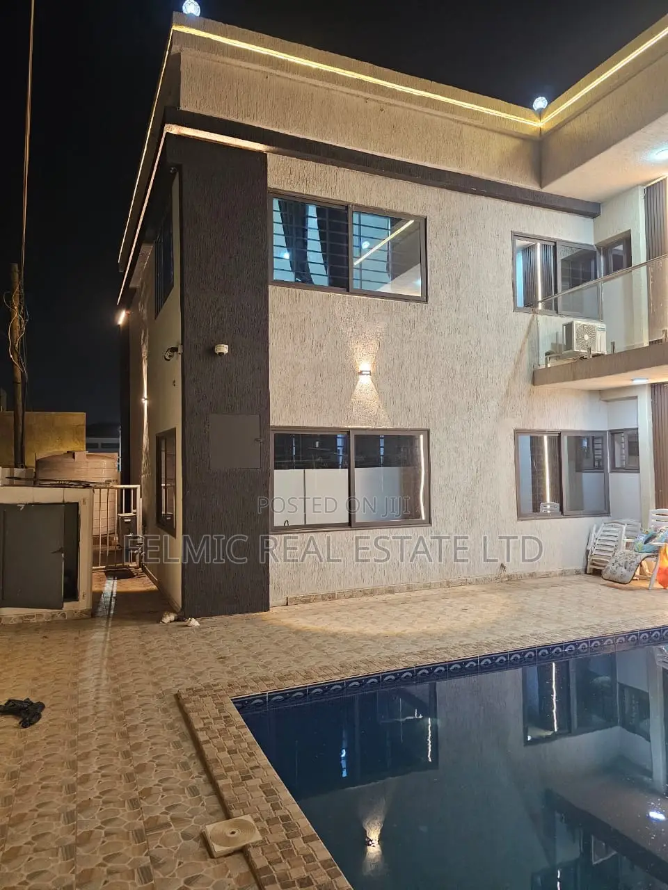 8bdrm Duplex in Felmic Real Estate, Accra Metropolitan for sale