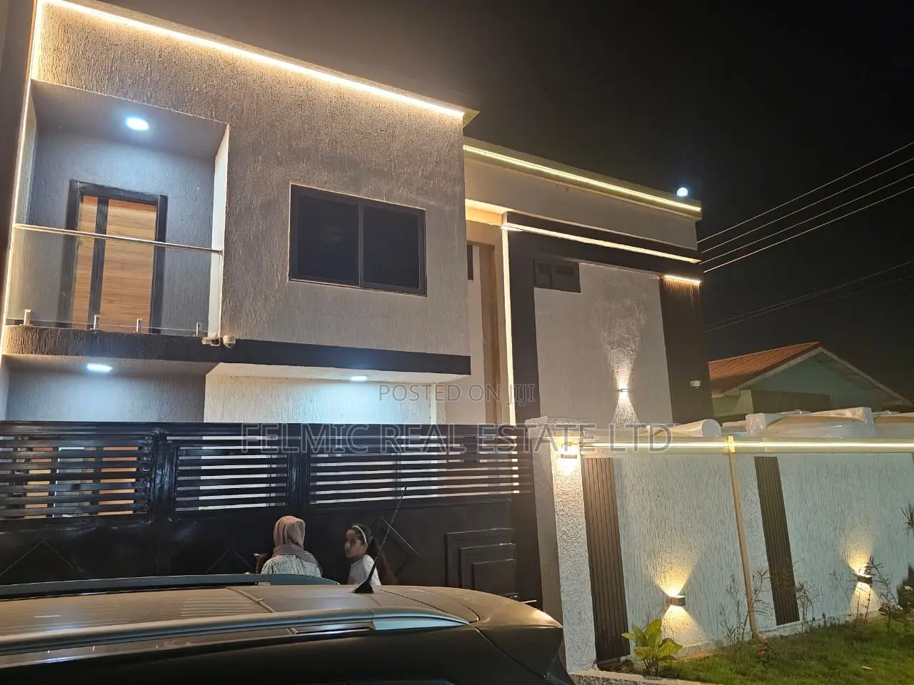 8bdrm Duplex in Felmic Real Estate, Accra Metropolitan for sale